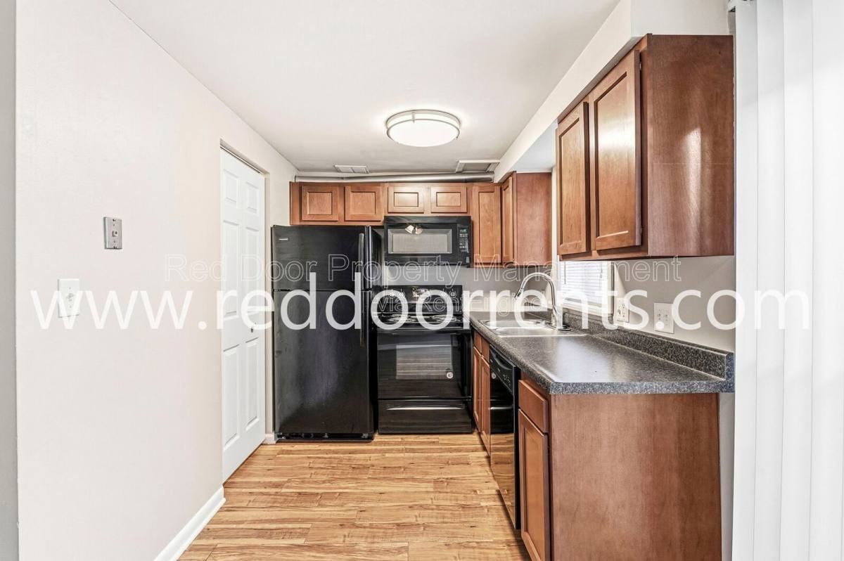 335 1st Ave Nw #2 - Photo 7 of 10