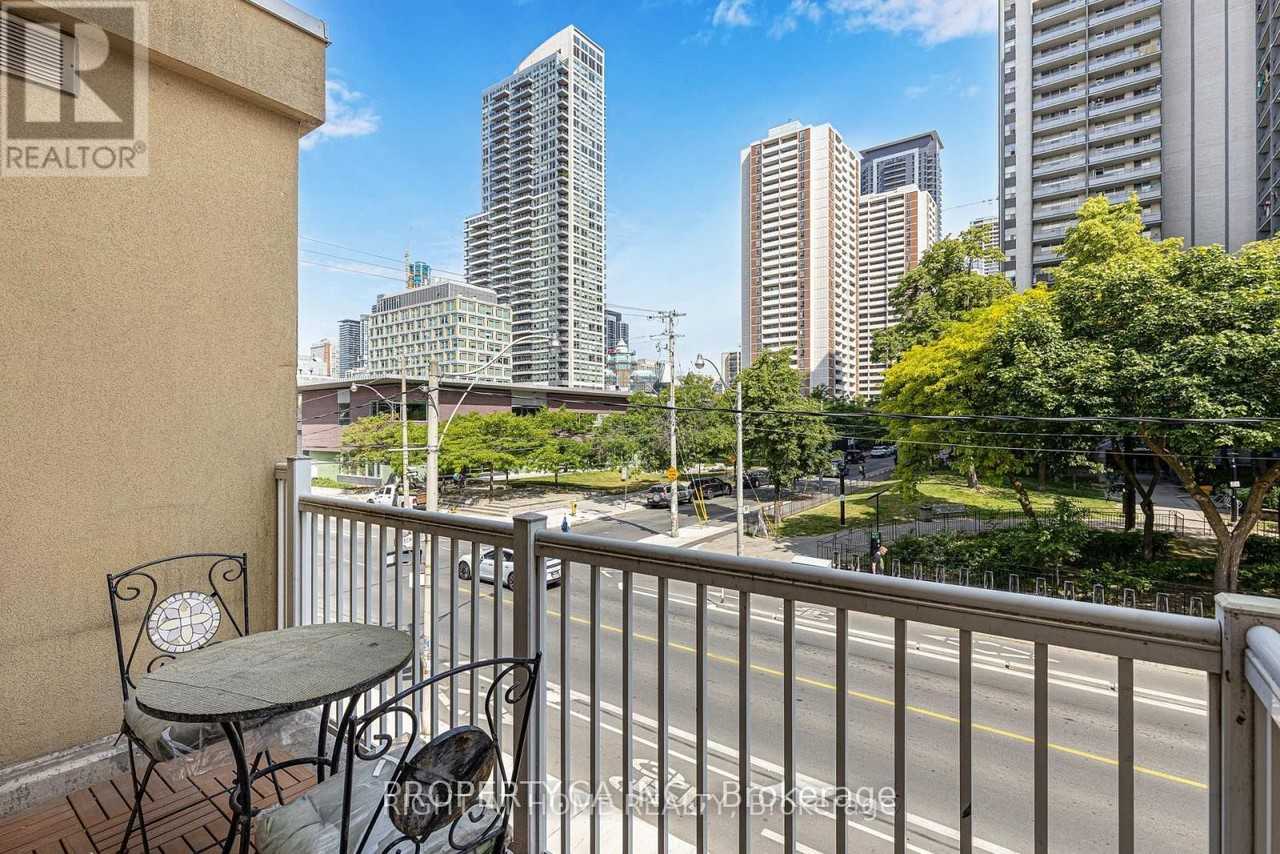 205 Wellesley Street East #205 - Photo 6 of 21