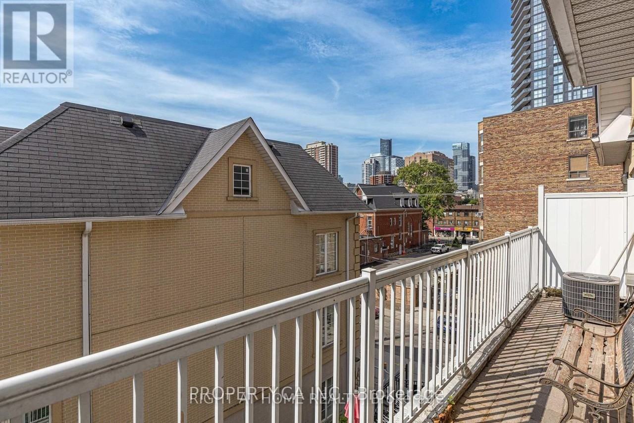 205 Wellesley Street East #205 - Photo 5 of 21