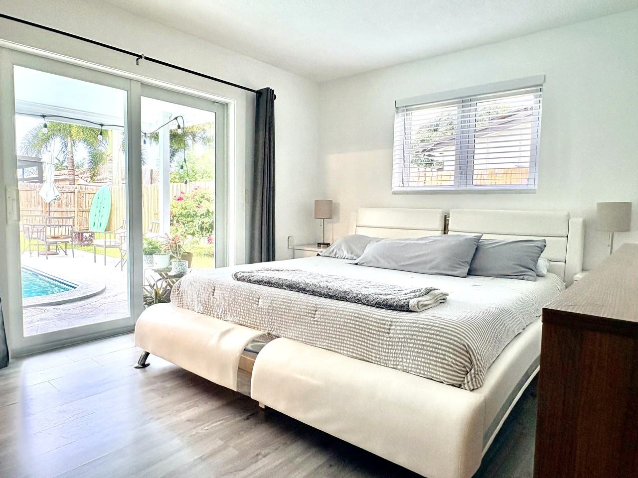 5770 Northeast 18th Avenue - Photo 6 of 7