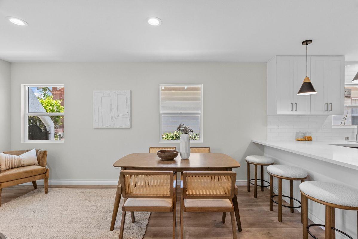 1747 W 39th Pl - Photo 2 of 12