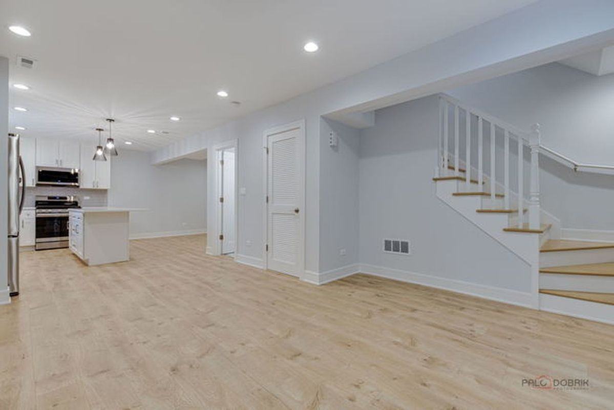 1746 N California Ave - Photo 3 of 14