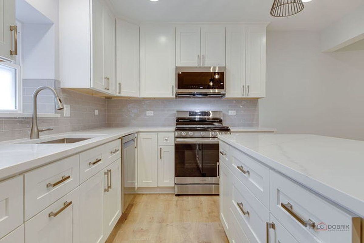 1746 N California Ave - Photo 5 of 14