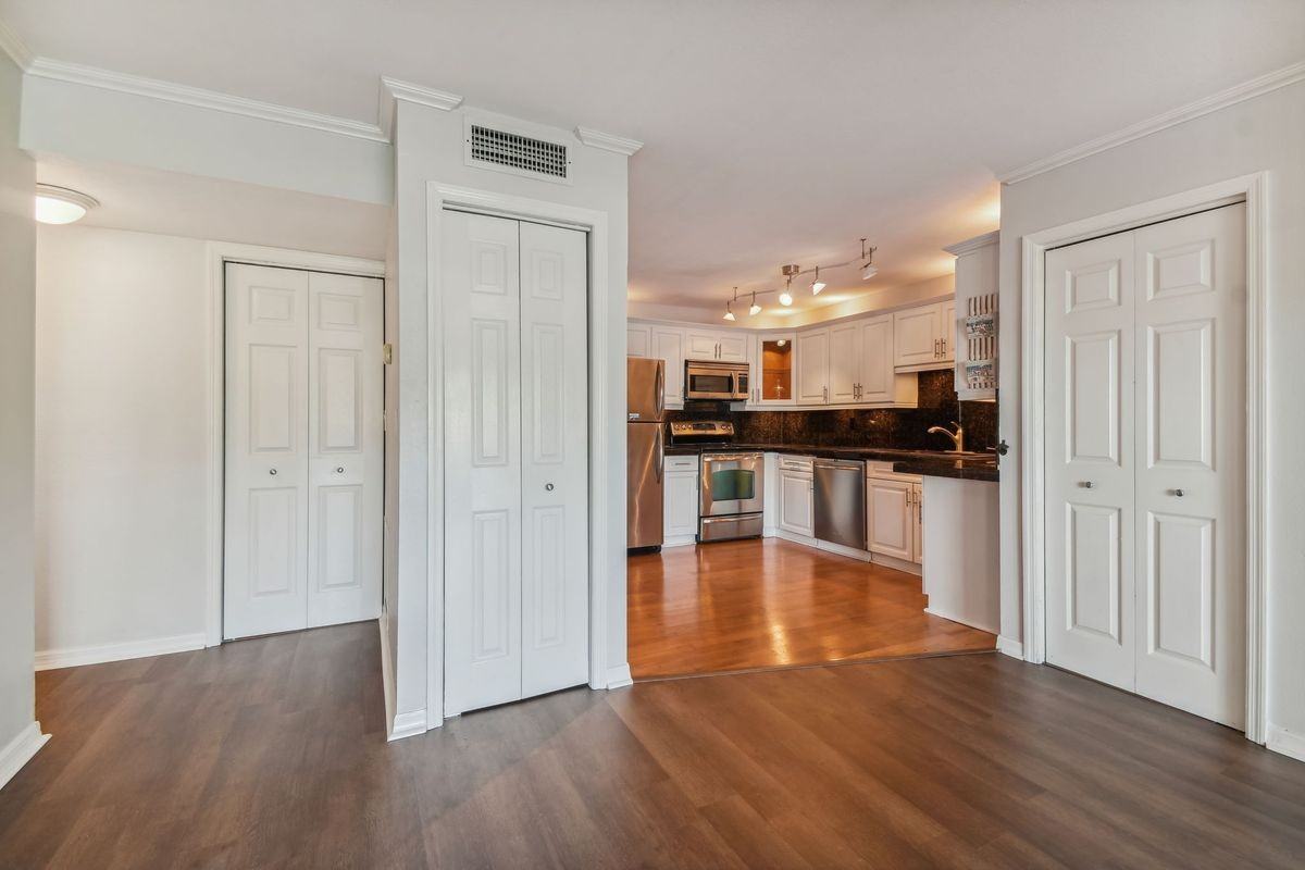 5558 Baywater Dr - Photo 2 of 35