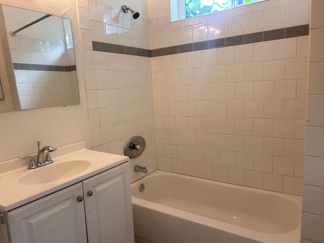 2836 Jarvis St - Photo 3 of 14