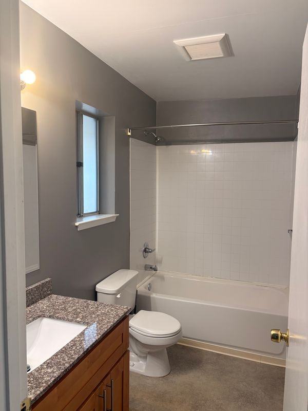 407 Maple St ##5 - Photo 7 of 9