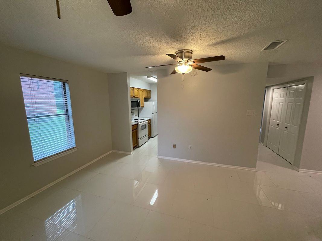 390 Guzzardo Ln ##1b - Photo 7 of 20