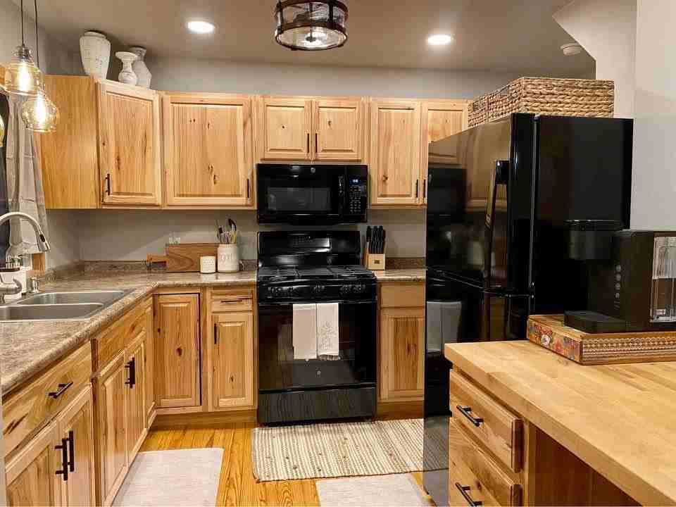 330 Flat Rock Rd - Photo 5 of 19