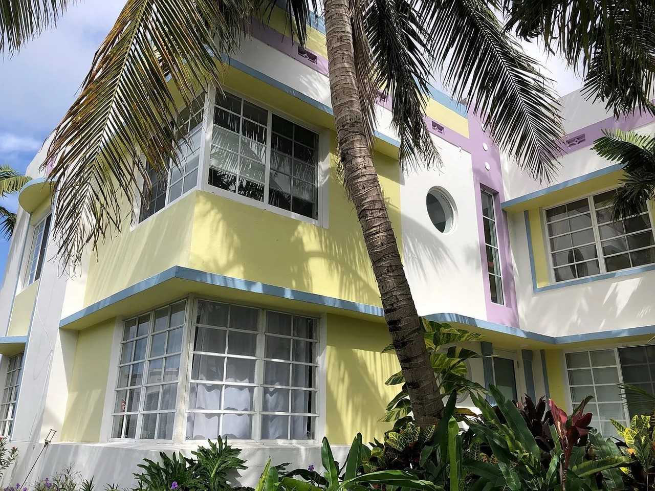 831 10th Street #8 - Photo 3 of 13