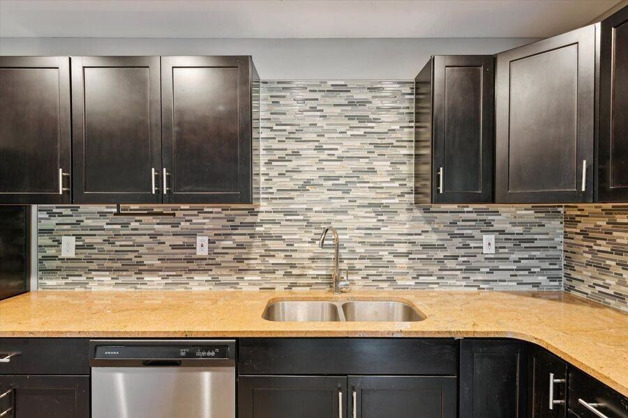 4105 Harvest Ln - Photo 3 of 12