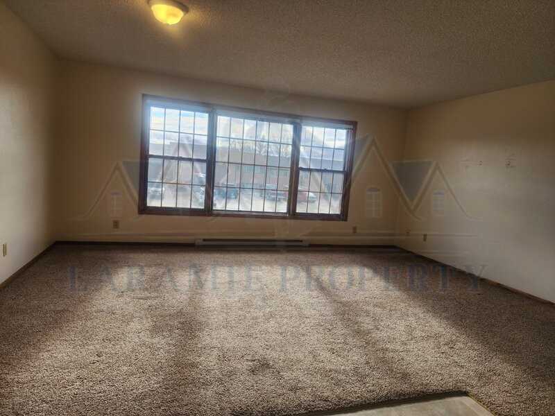 1717 Fetterman Dr #4 - Photo 4 of 11
