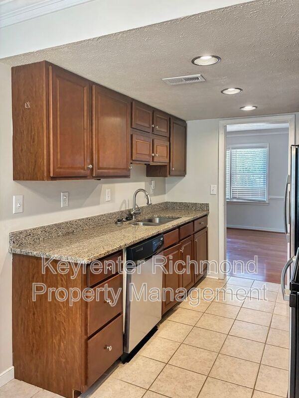 1513 Jacquelin St - Photo 7 of 16