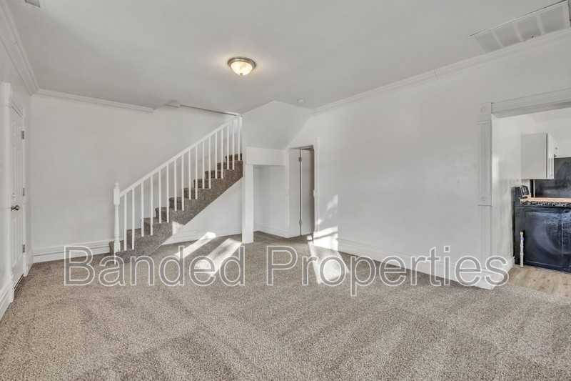 741 E Center St - Photo 2 of 17