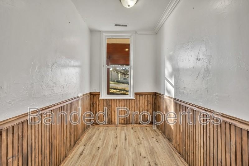 741 E Center St - Photo 7 of 17