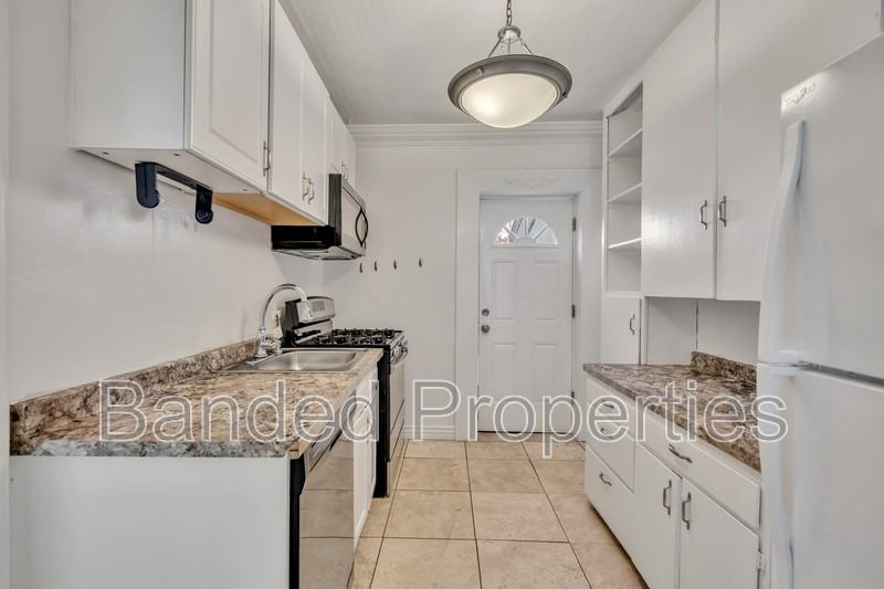 741 E Center St - Photo 7 of 20