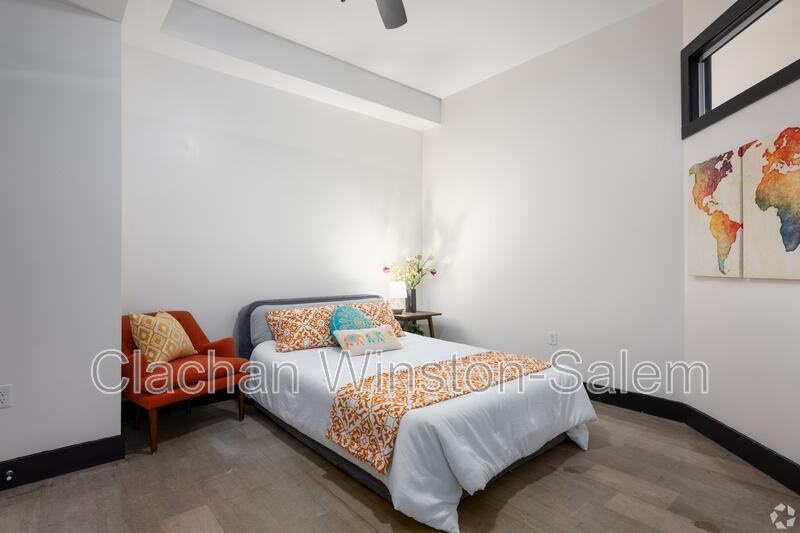 50 W 4th St #113 - Photo 7 of 9