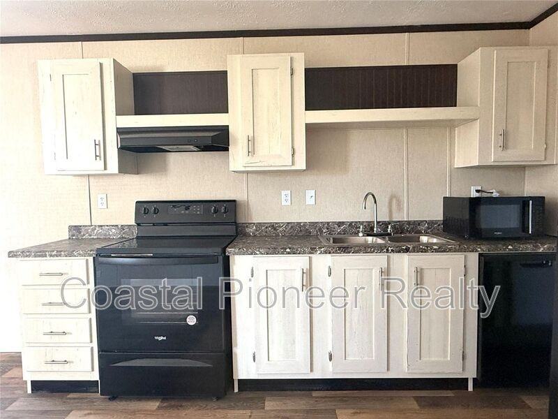 806 N Swindell Ave - Photo 2 of 11