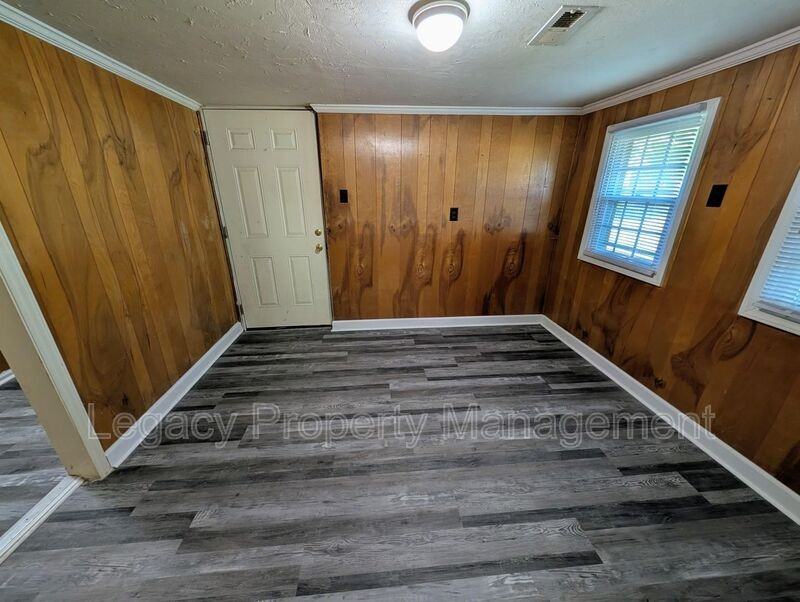 712 S Kirkman St - Photo 7 of 11