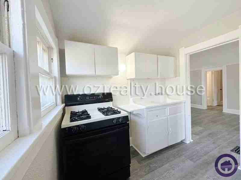 209 Eldred Ave #1-2 - Photo 4 of 14