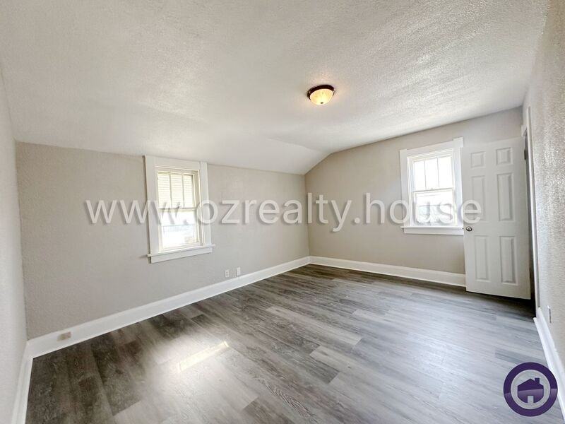 209 Eldred Ave #1-2 - Photo 6 of 14