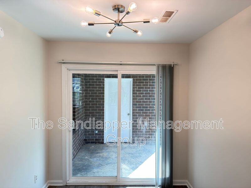 186 Dorchester Manor Blvd #B - Photo 4 of 12