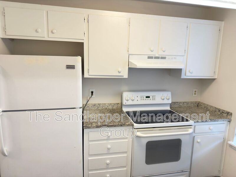 186 Dorchester Manor Blvd #B - Photo 5 of 12
