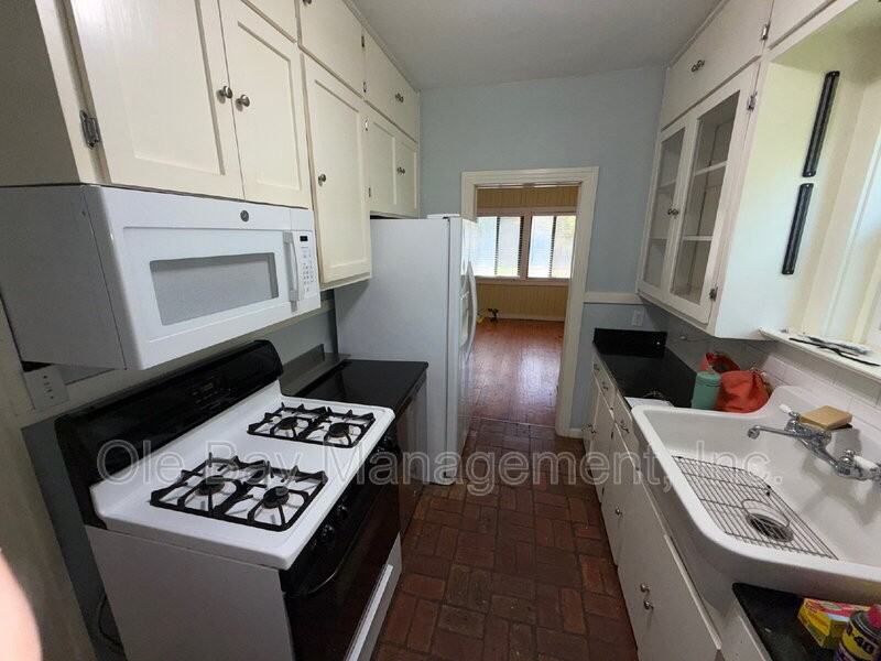 305 Chidester Ave - Photo 6 of 13