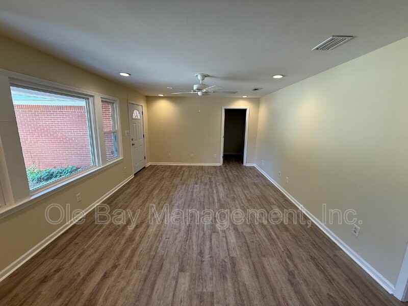 5011 Highcrest Dr - Photo 2 of 16