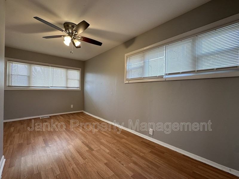 1009 N Parkside Ave #1 - Photo 4 of 8