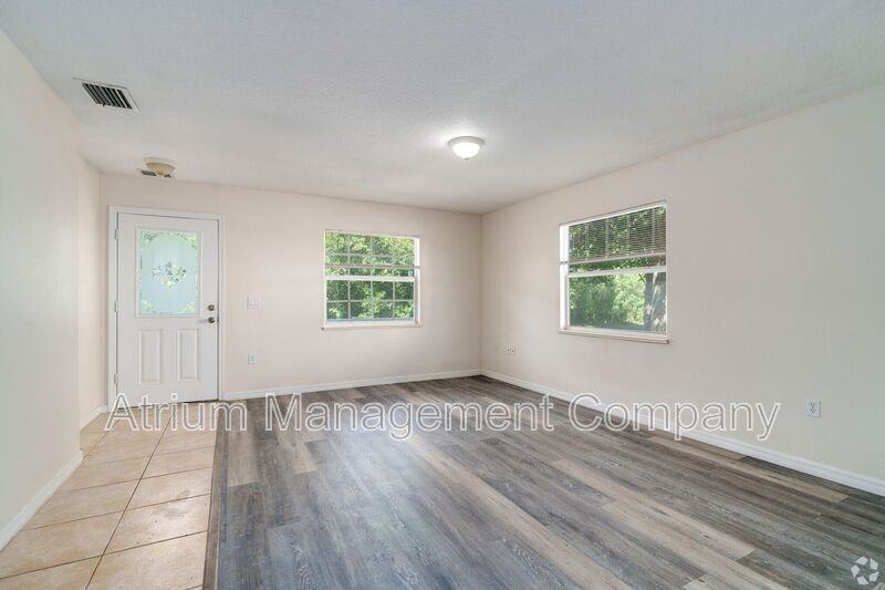 2155 Harrison St - Photo 3 of 18