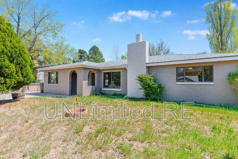 2926 N Steves Blvd - Photo 3 of 30