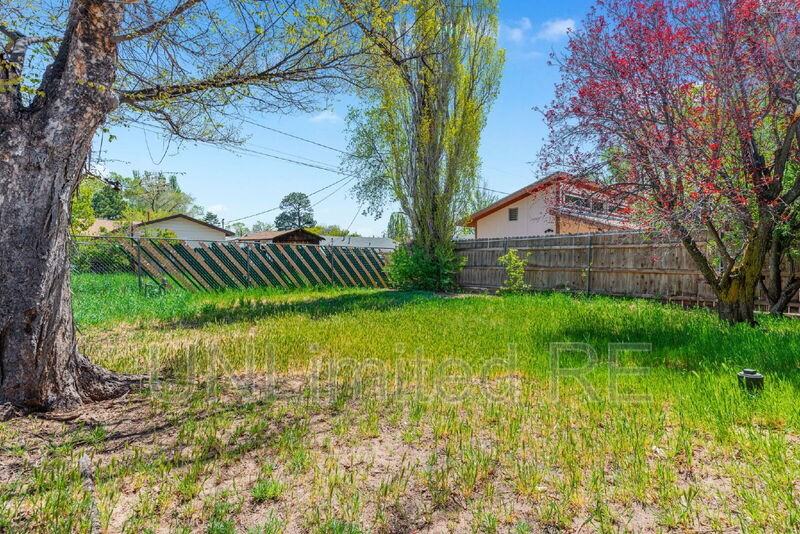 2926 N Steves Blvd - Photo 6 of 30