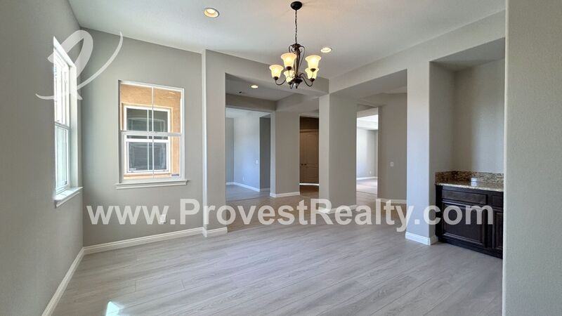 19416 Chuparosa Rd - Photo 4 of 38