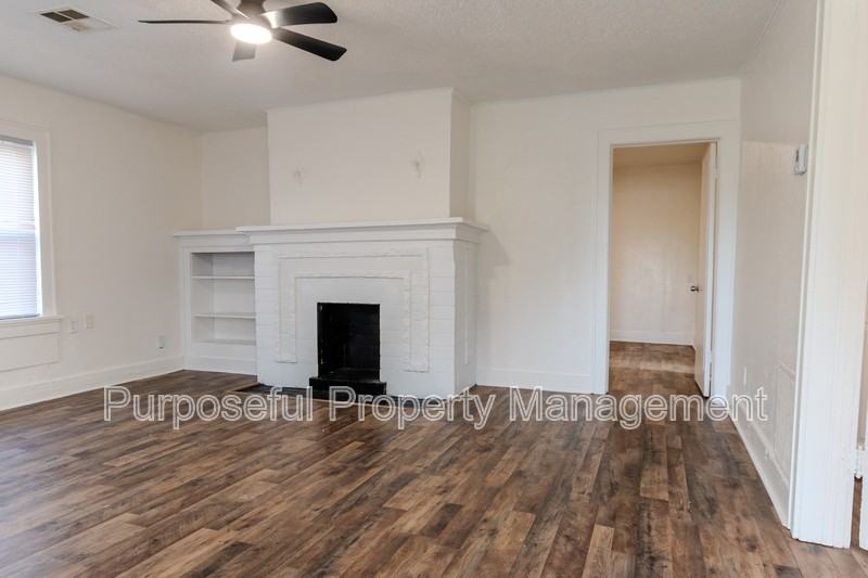 1609 Ne 18th St - Photo 3 of 14