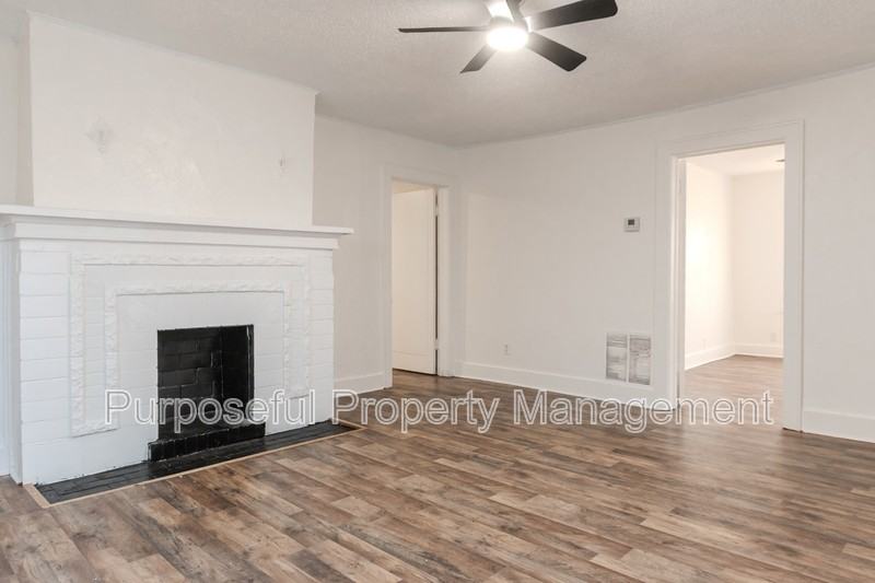 1609 Ne 18th St - Photo 5 of 14