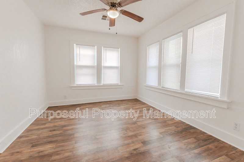 1609 Ne 18th St - Photo 6 of 14