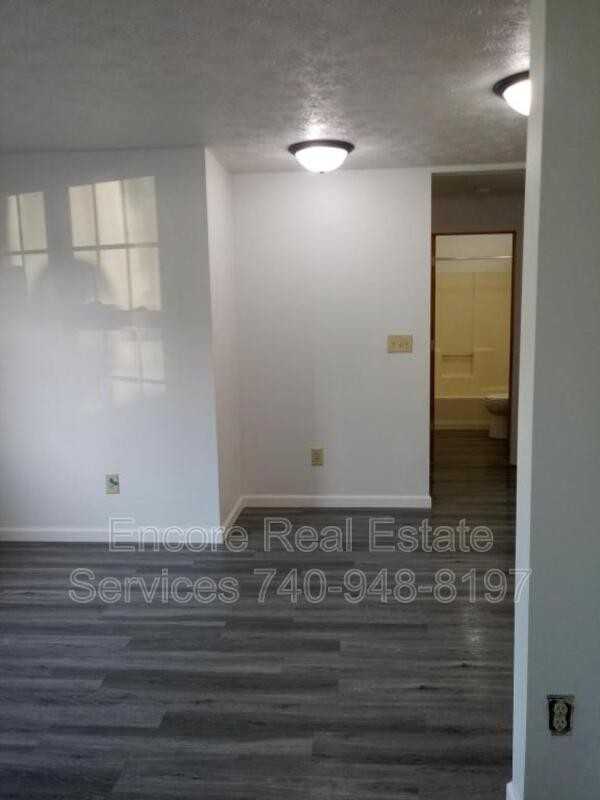 1236 Green Valley Dr - Photo 3 of 7