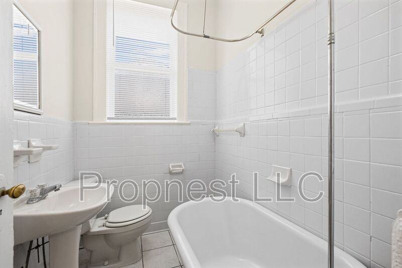 1306 Carr Ave #5 - Photo 6 of 8