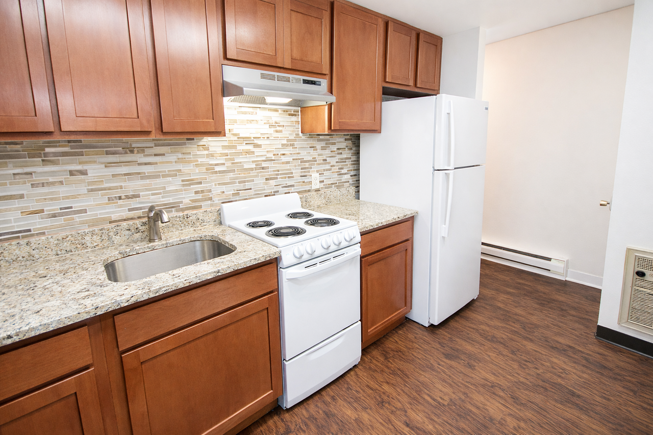 WALNUT ST -- 161 - Photo 2 of 9
