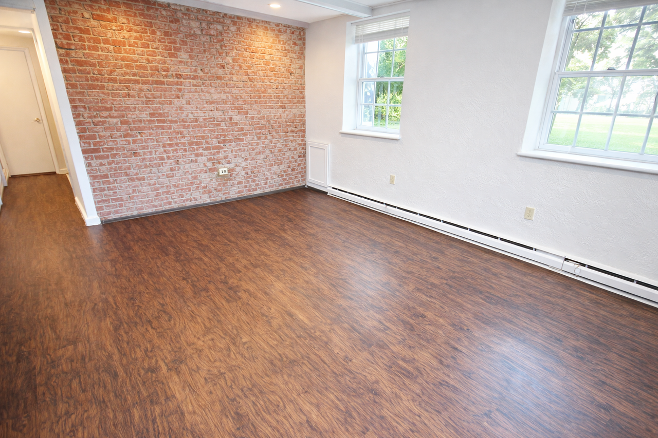 WALNUT ST -- 161 - Photo 3 of 9