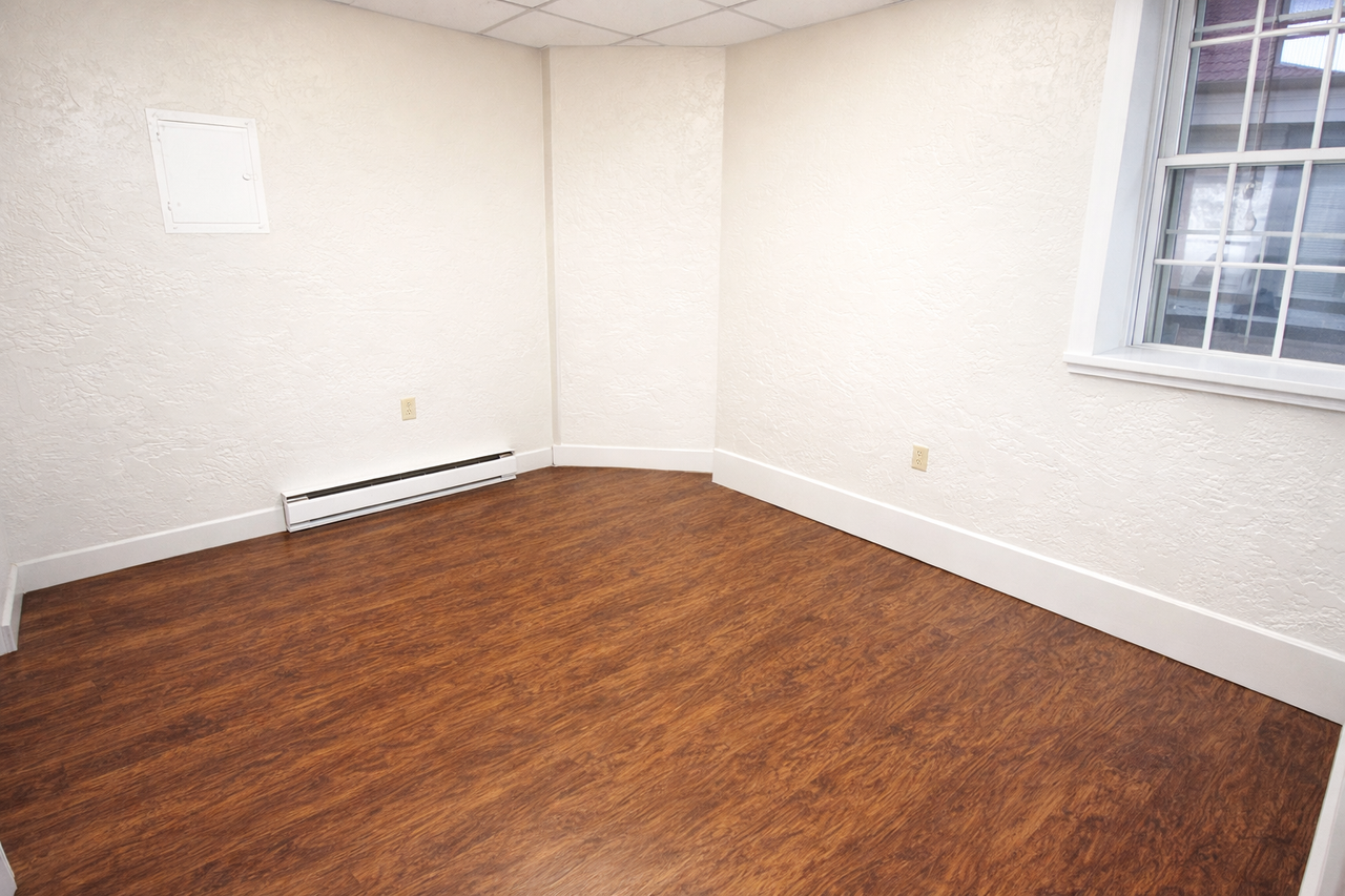 WALNUT ST -- 161 - Photo 5 of 9