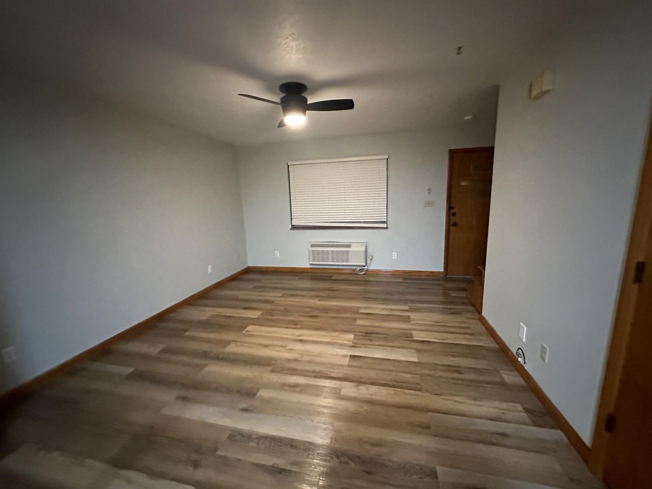 1233 Main Avenue - Photo 3 of 8