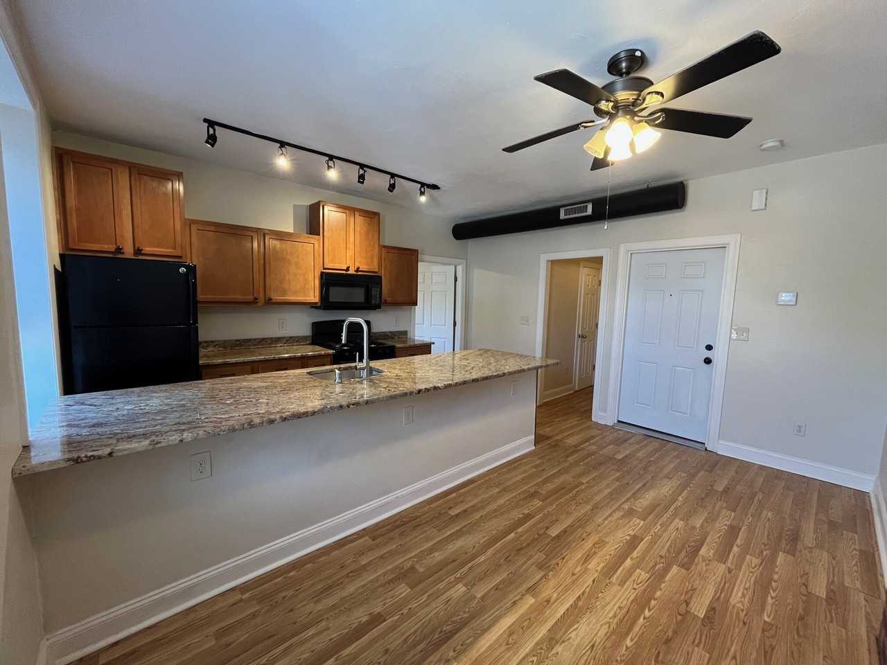 Portland 912 - Photo 5 of 22