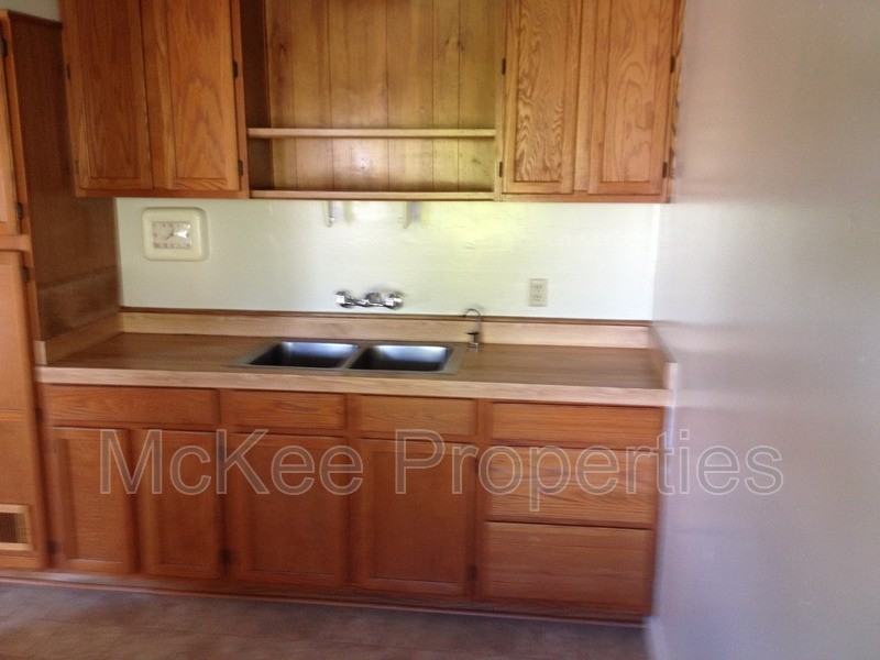 6188 Stanley Dr - Photo 4 of 7