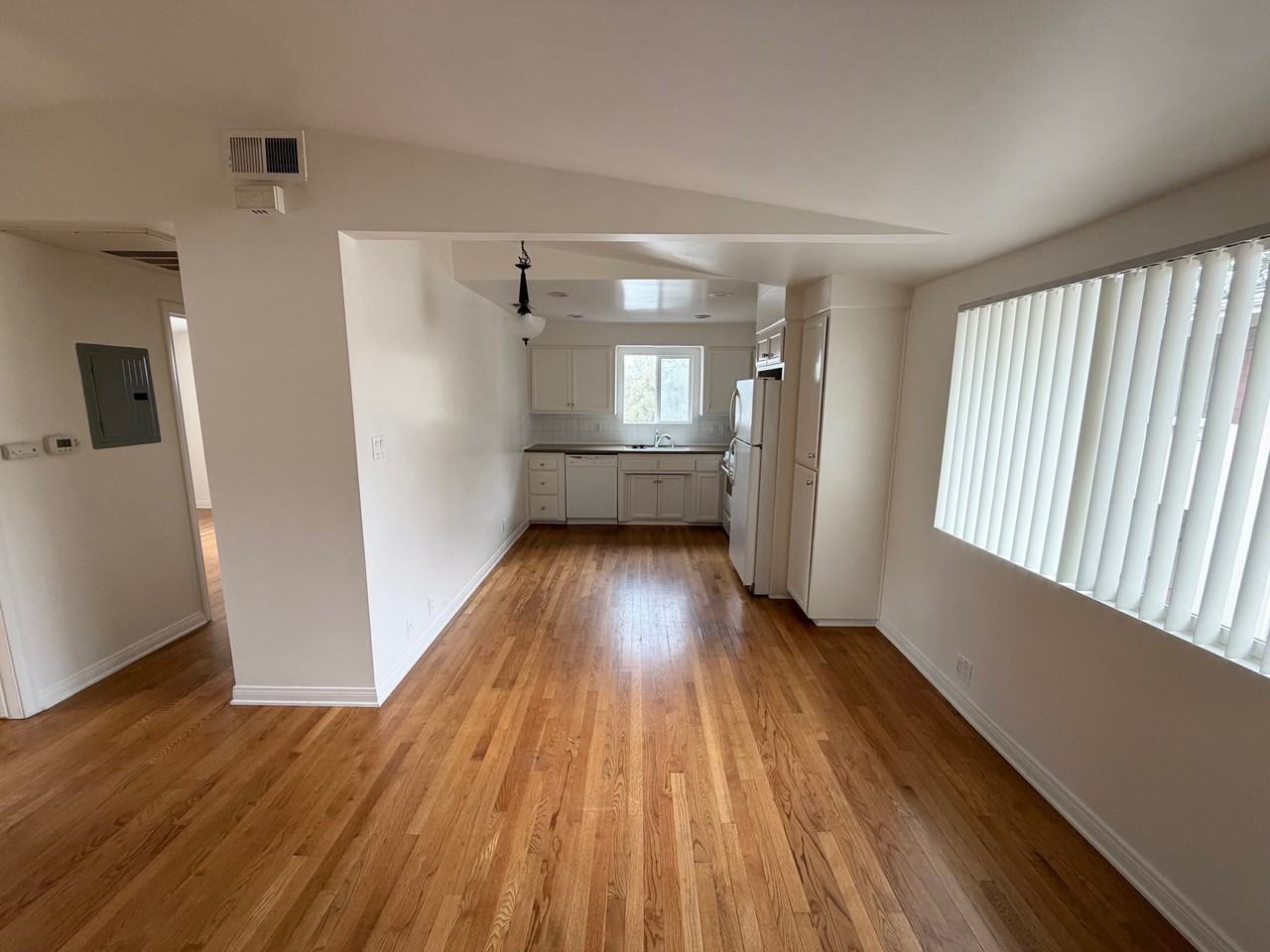 90-92 MONTEREY ROAD (672) - Photo 2 of 6