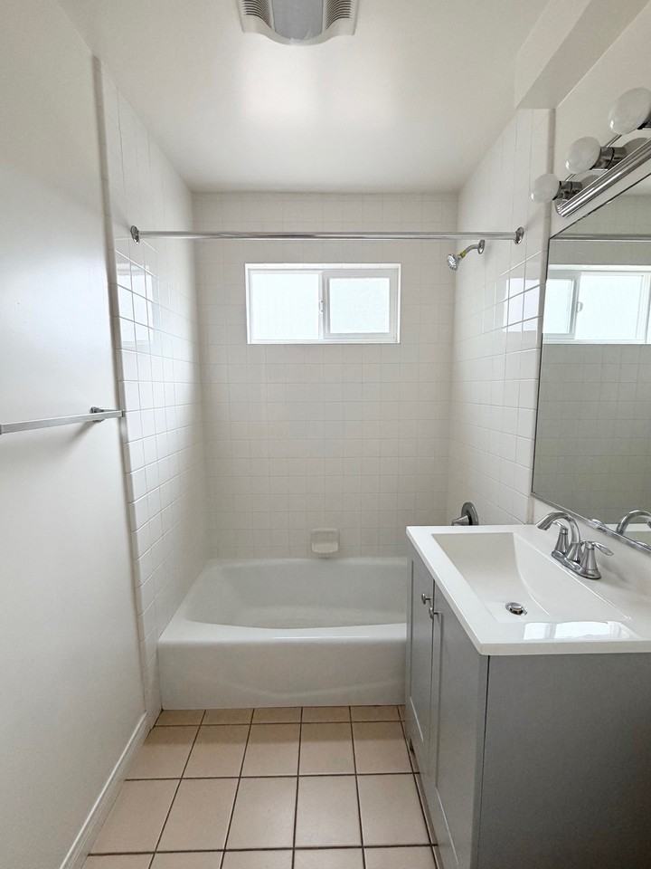 90-92 MONTEREY ROAD (672) - Photo 5 of 6