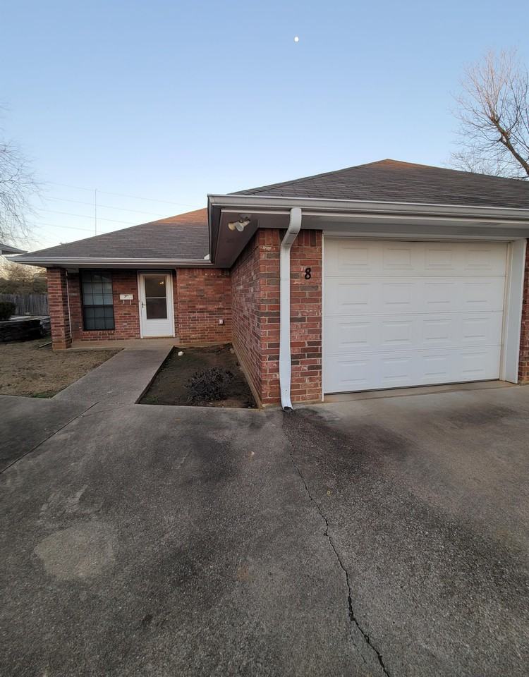 640 Canada Street - Photo 3 of 31