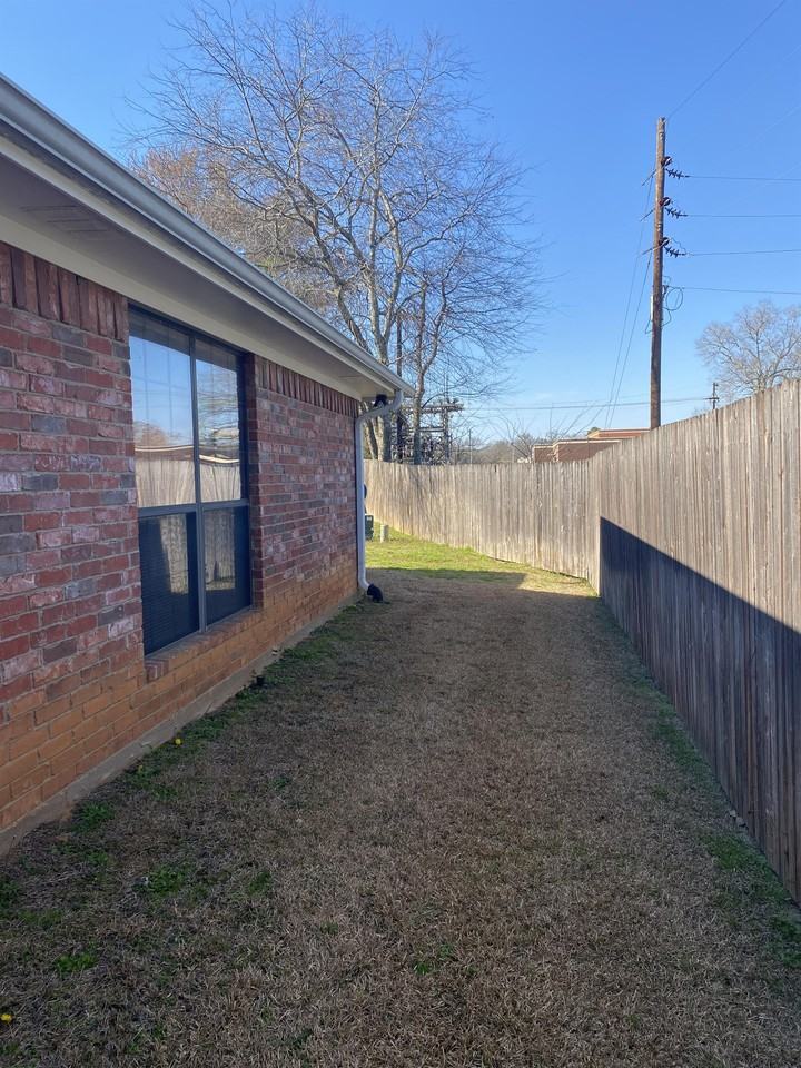 640 Canada Street - Photo 4 of 31