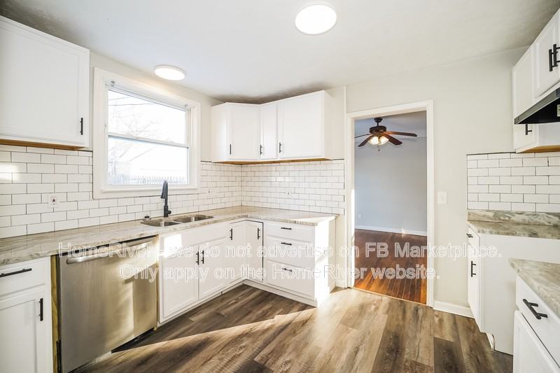 17107 Throckley Ave - Photo 7 of 23