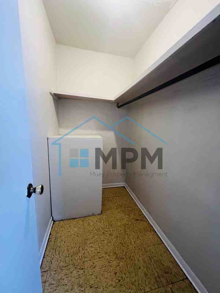 202 Clay Street - Photo 6 of 8